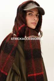 KNITTED ACCESSORIES