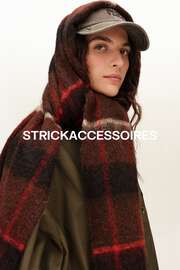 KNITTED ACCESSORIES