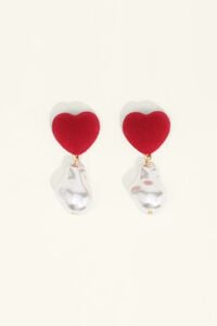 Pendientes coraz&oacute;n flocado rojos y perlas