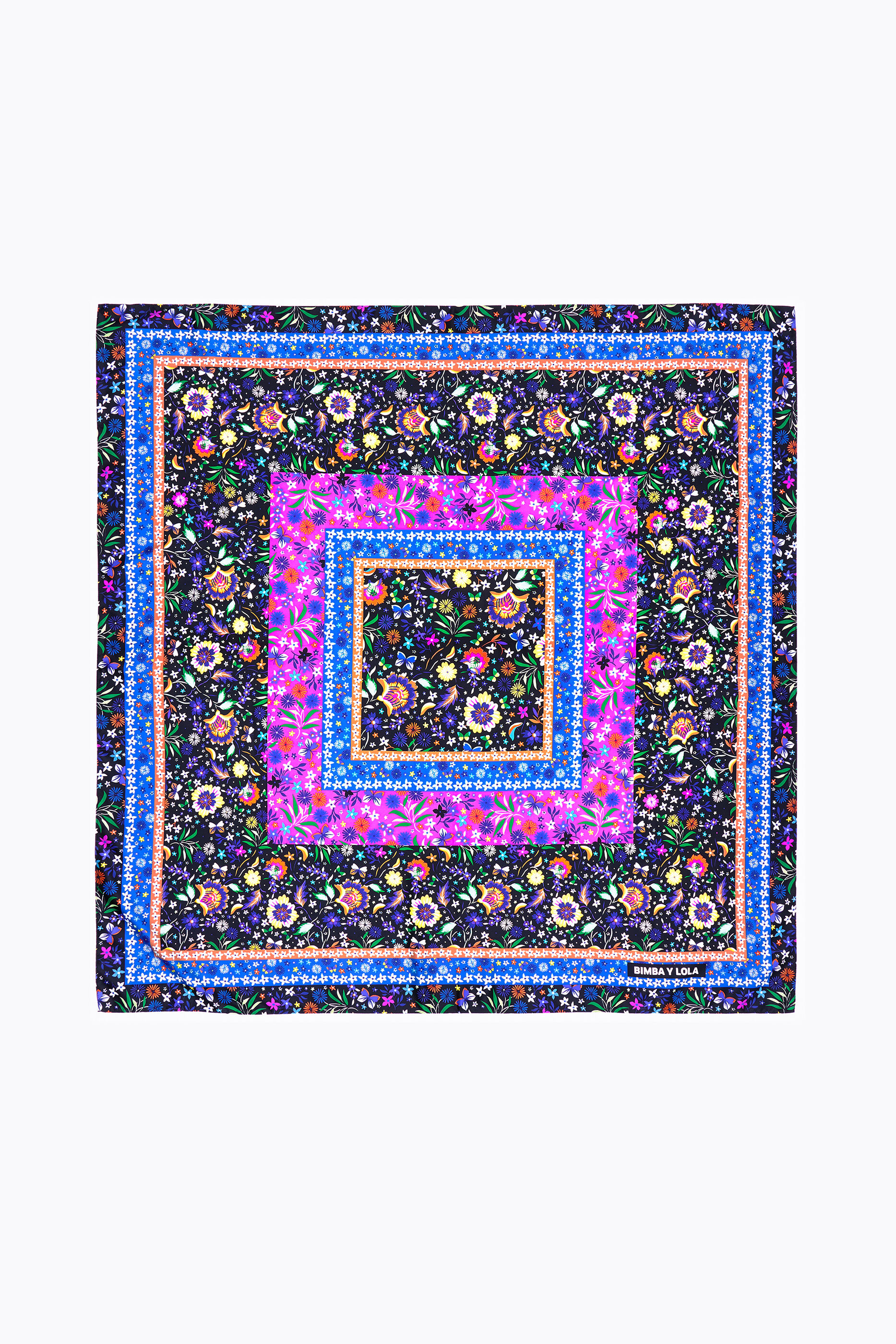 Pa&ntilde;uelo flores marcos conc&eacute;ntricos negro