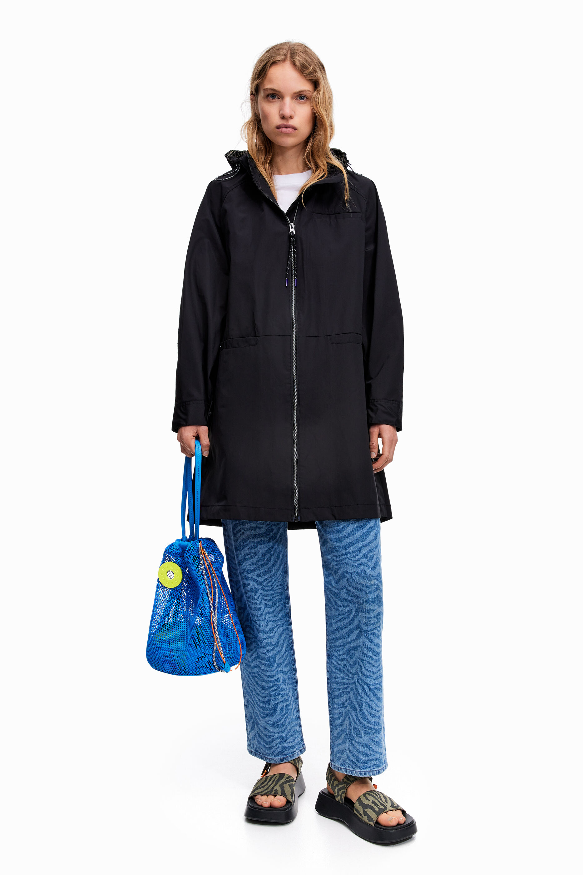 Gabardina evas&eacute; negra