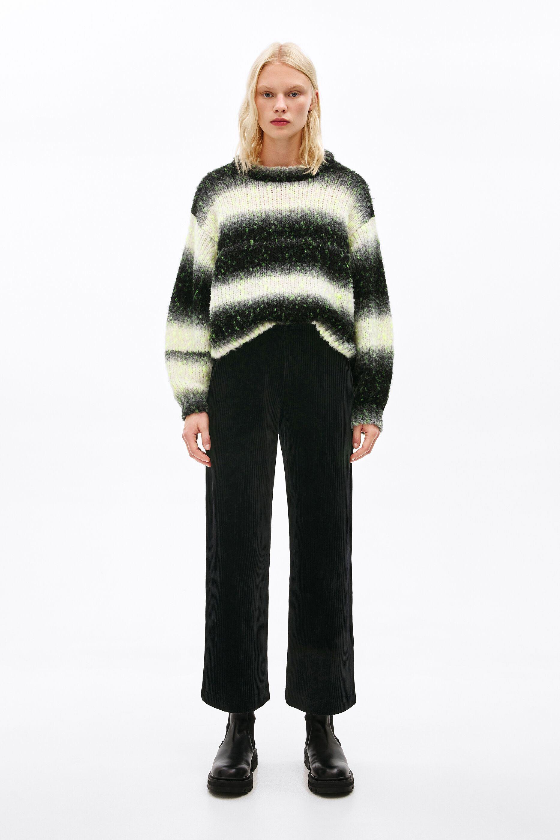 Pantal&oacute;n culotte pana negro