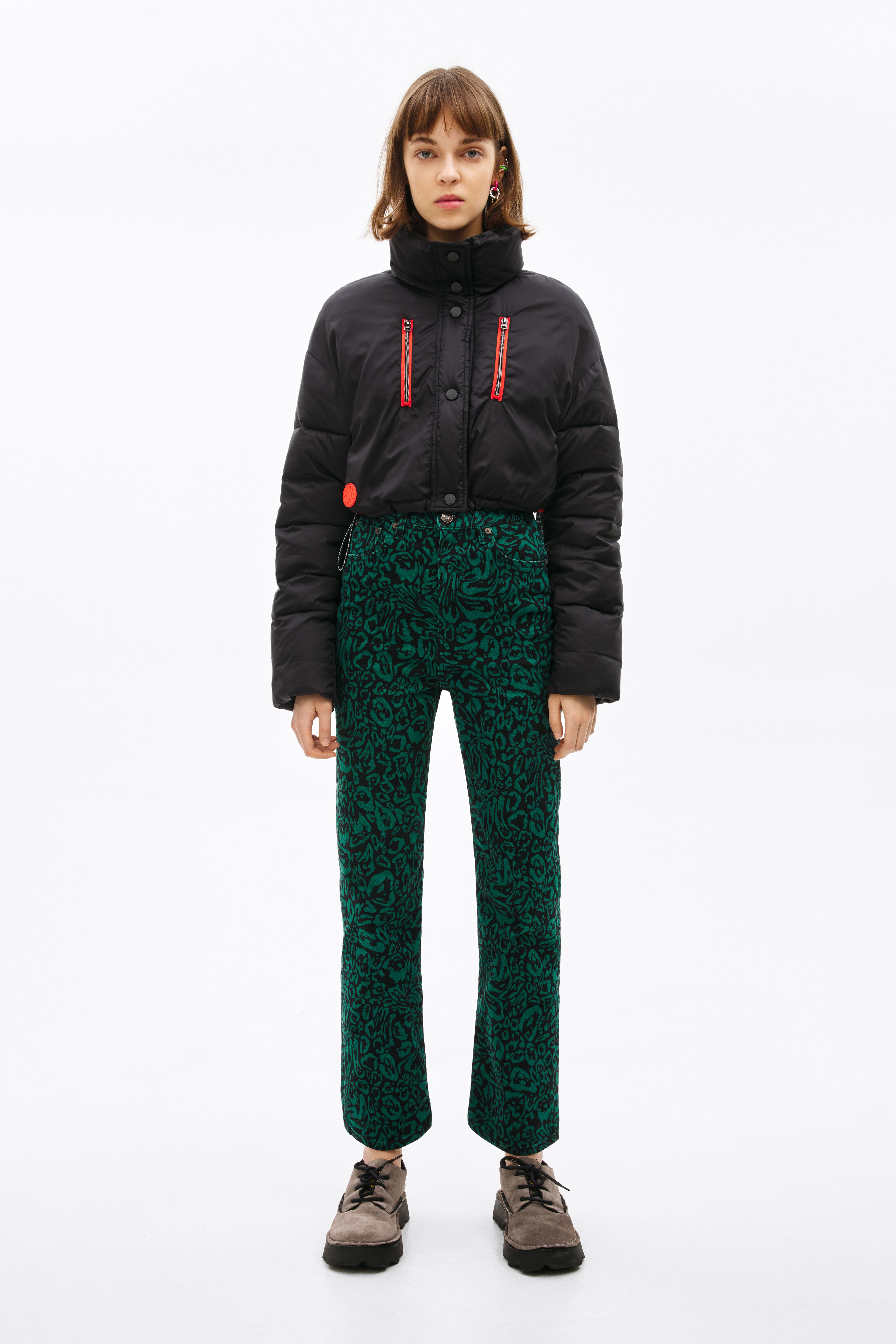 STRAIGHT CROPPED- Vaquero Liquid-Animal verde