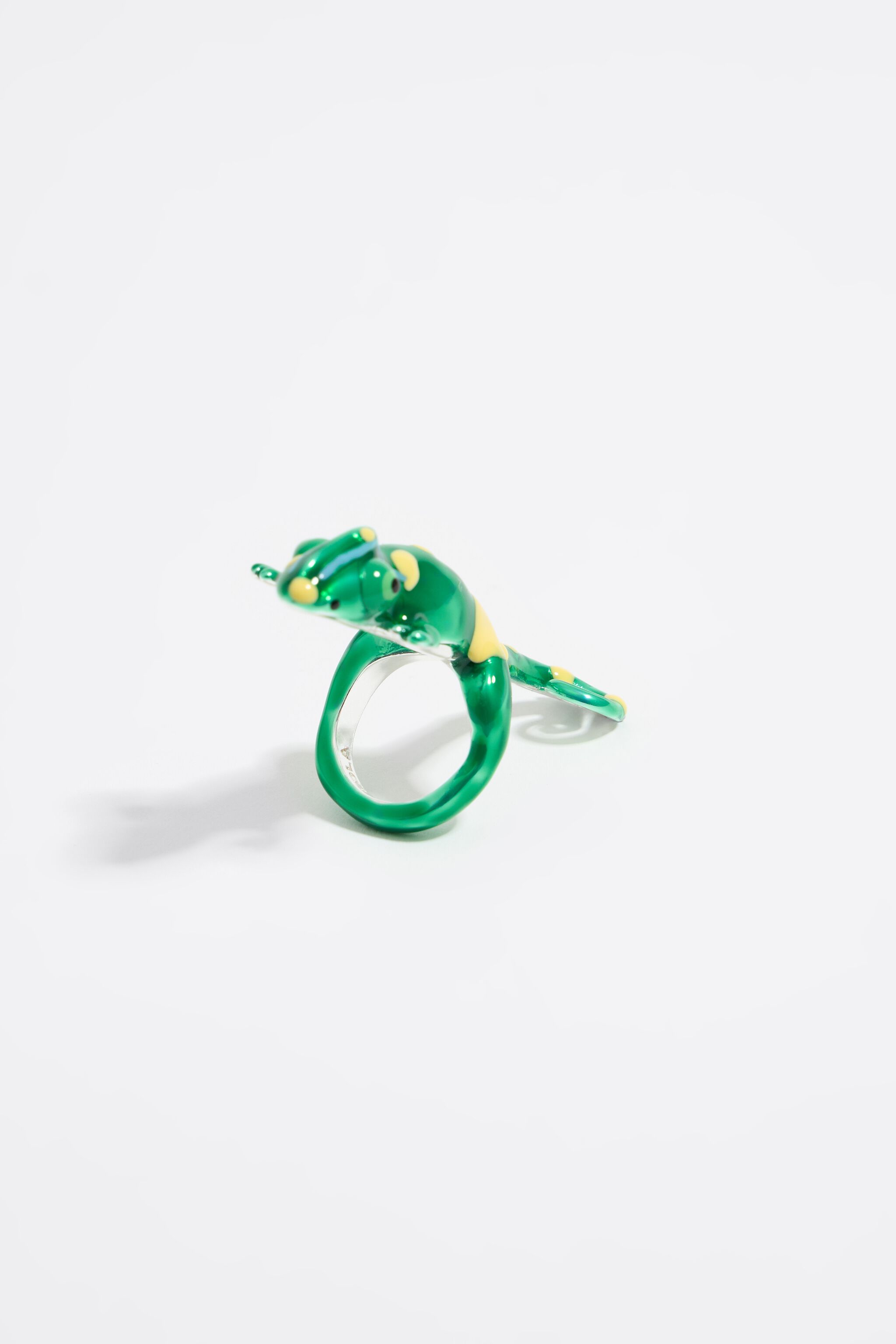 Anillo camale&oacute;n esmalte verde