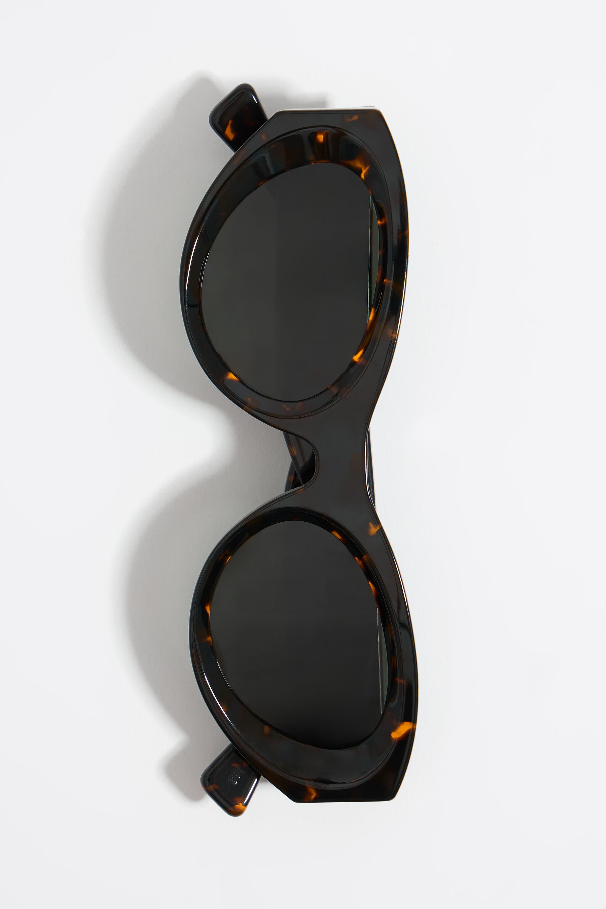 Amber cat-eye sunglasses