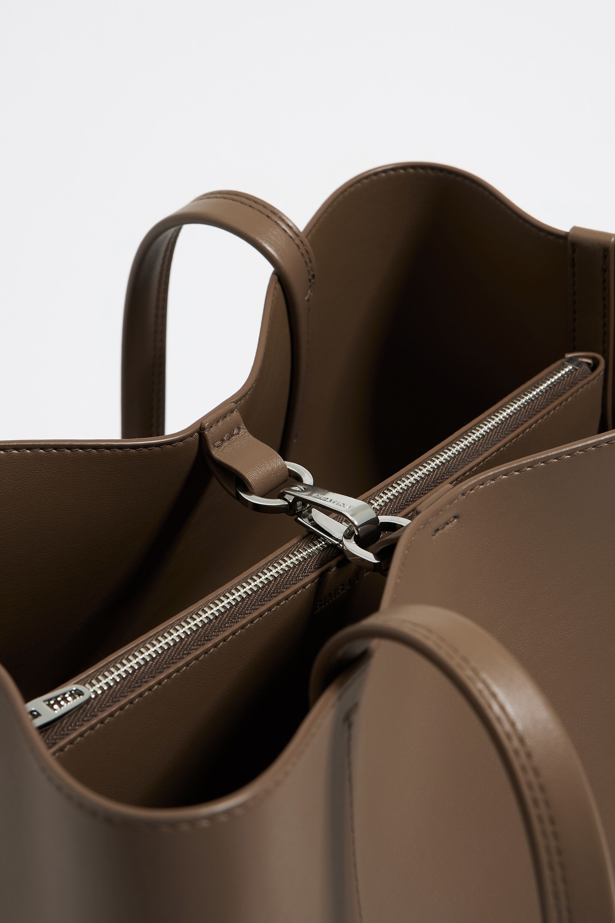 Large dark taupe leather Chihuahua shopper bag