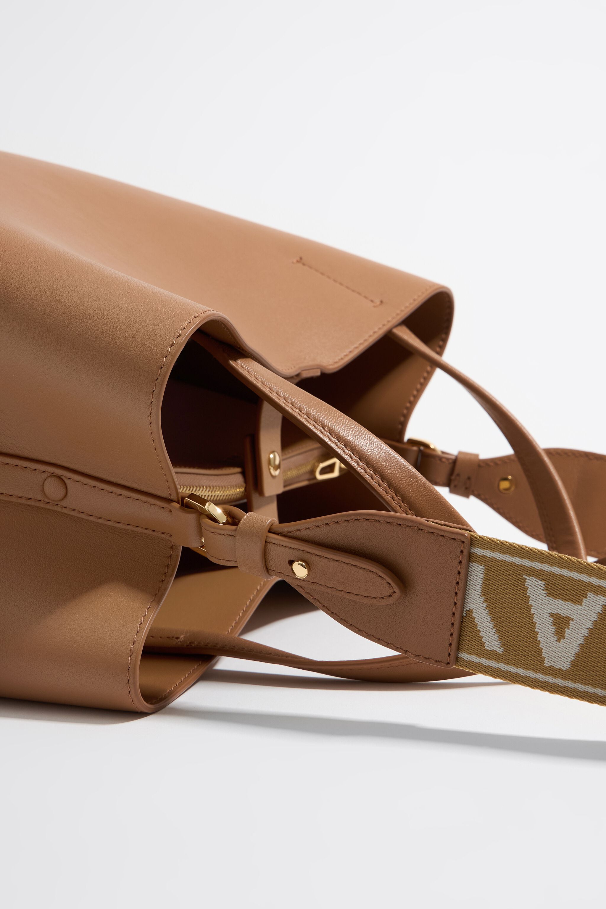 Large honey leather Chihuahua bag