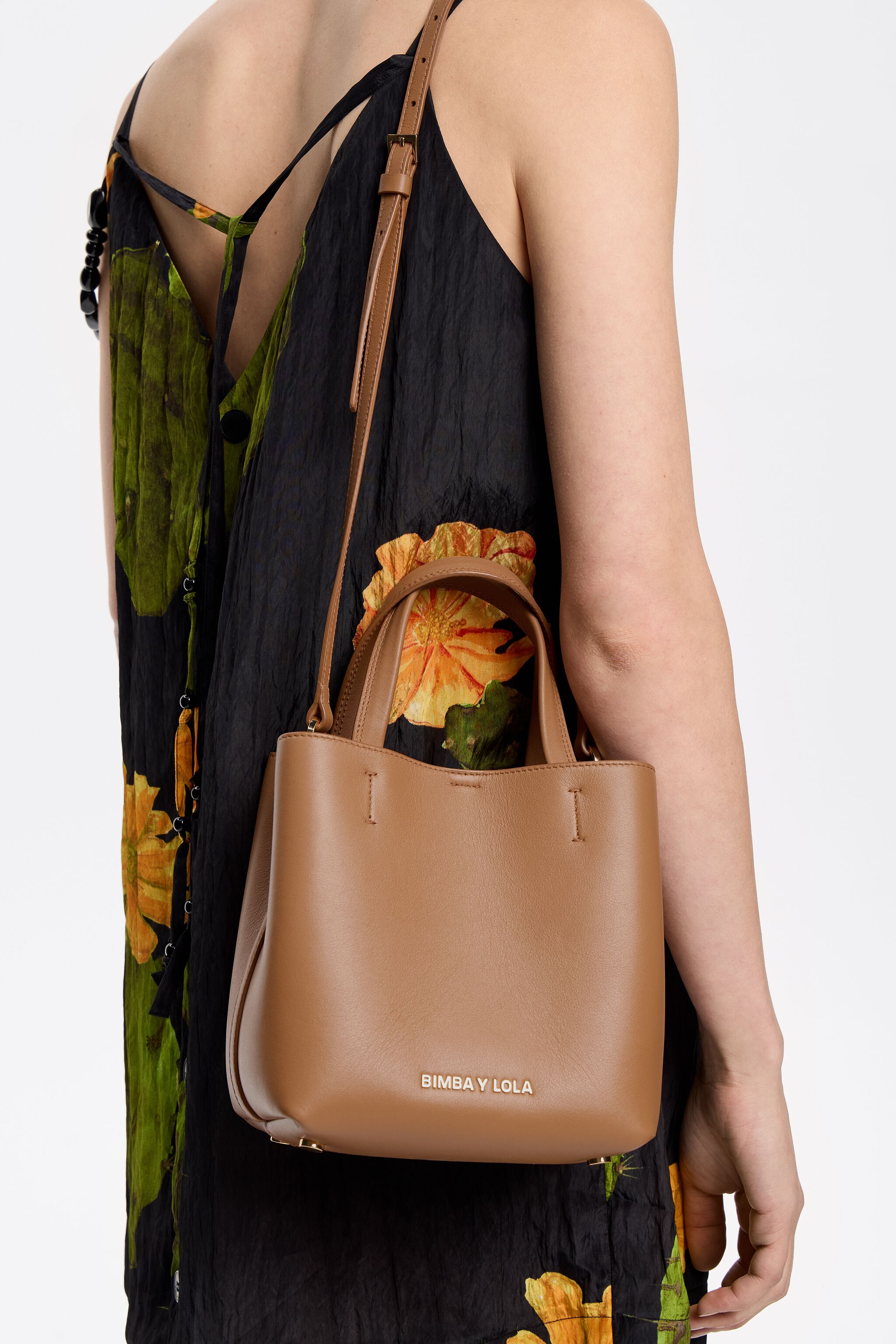 Small honey leather Chihuahua bag