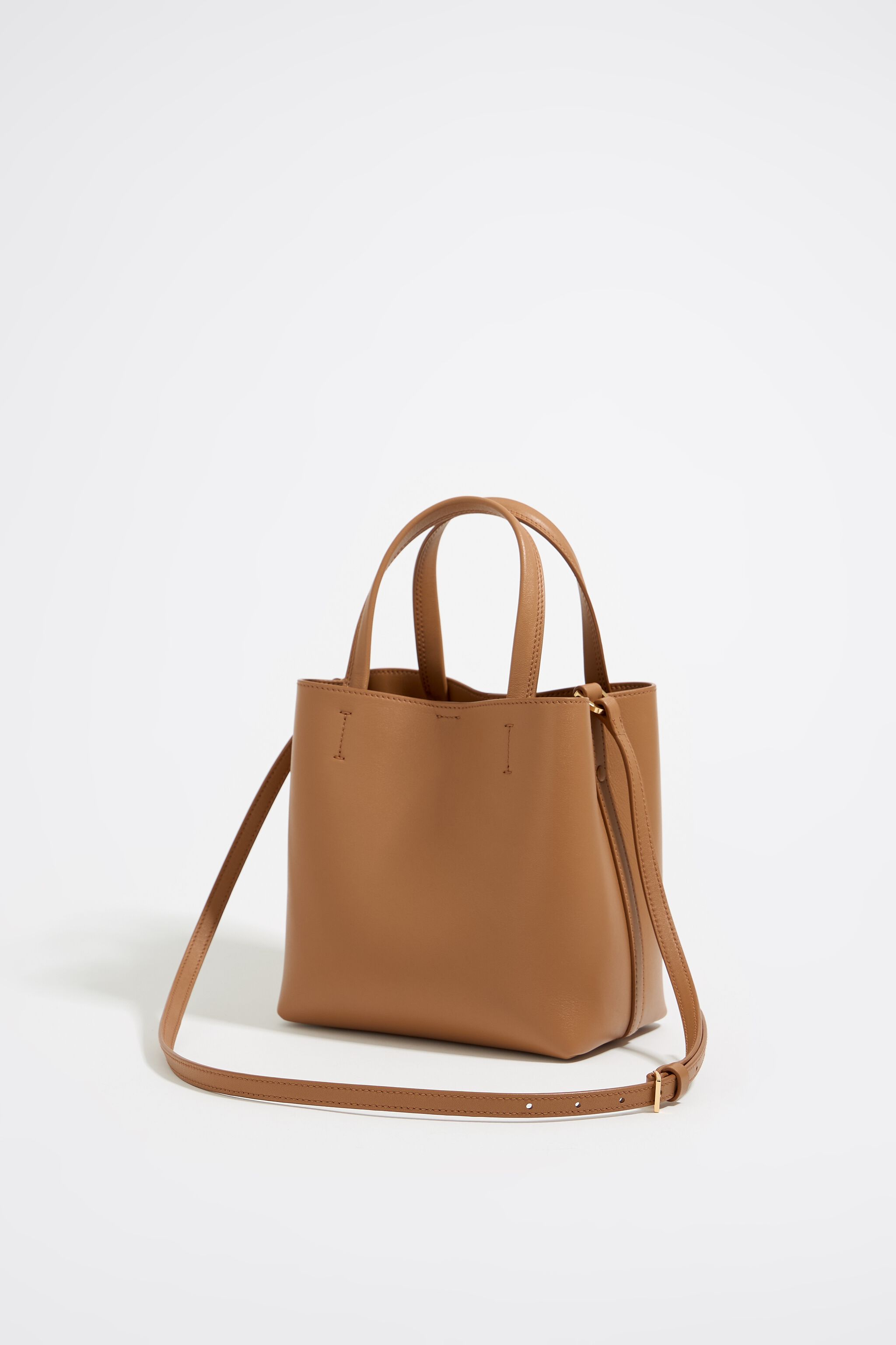 Small honey leather Chihuahua bag