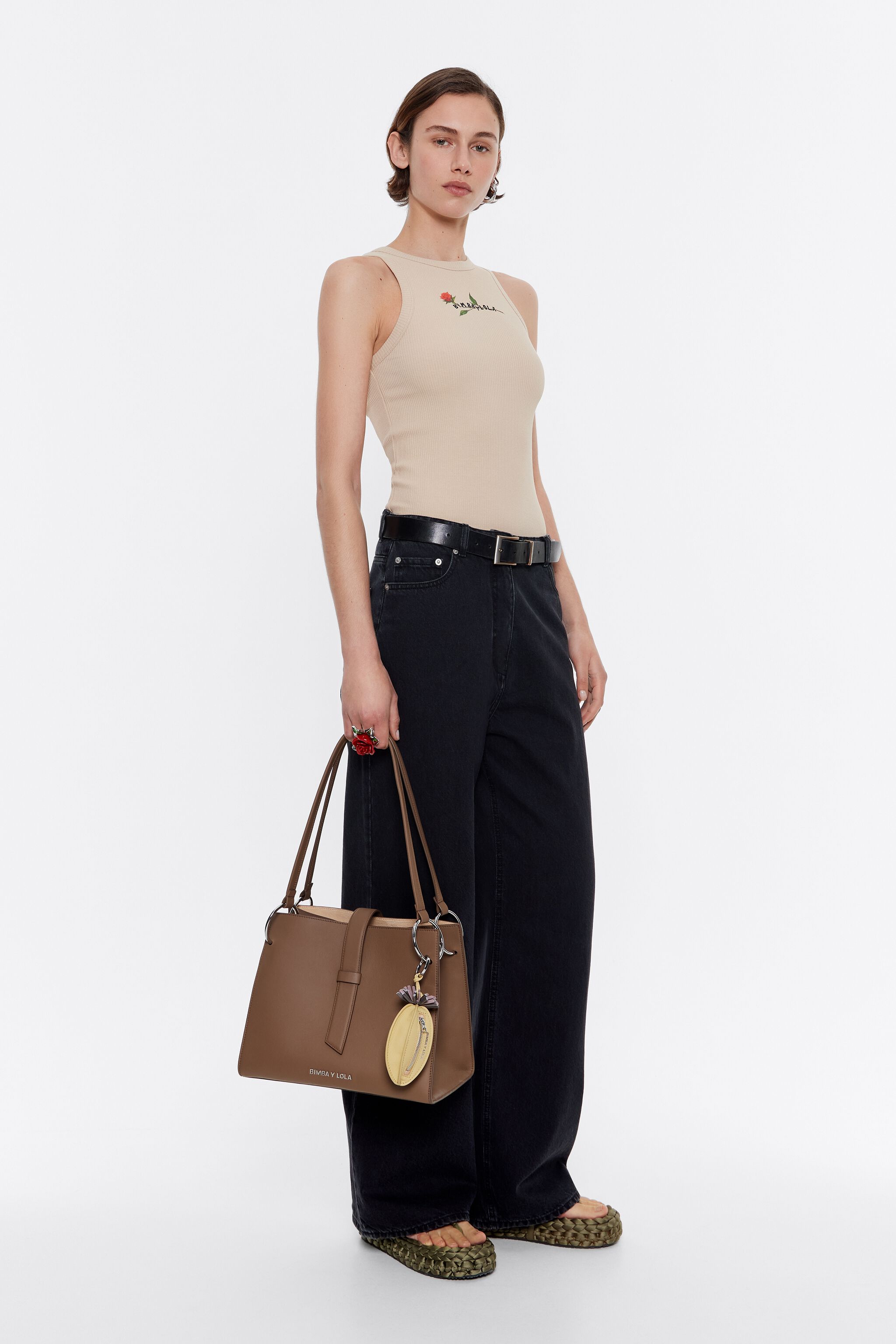 Camel fitted top with printed logo