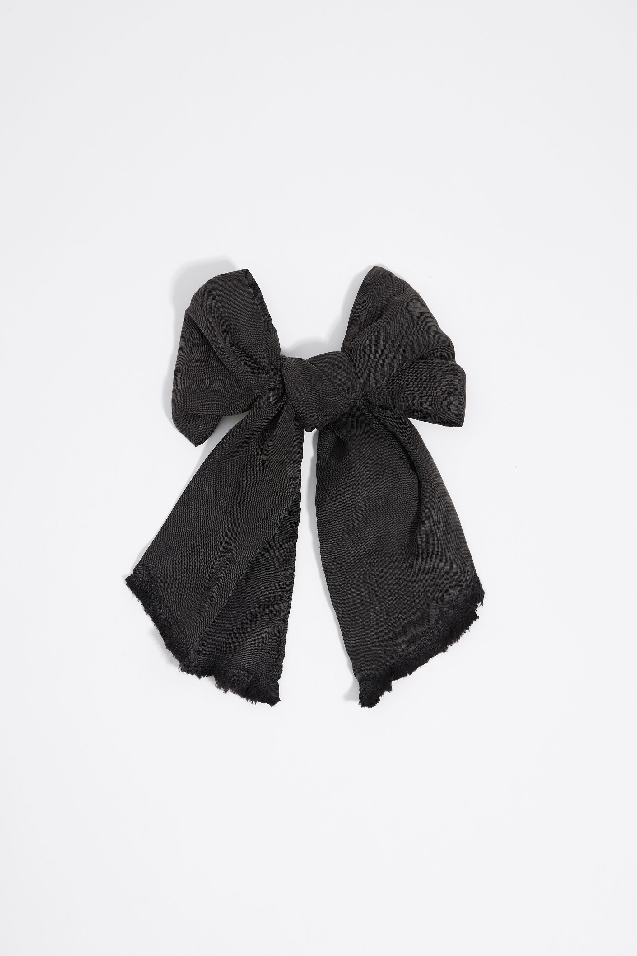 Black bow hair clip