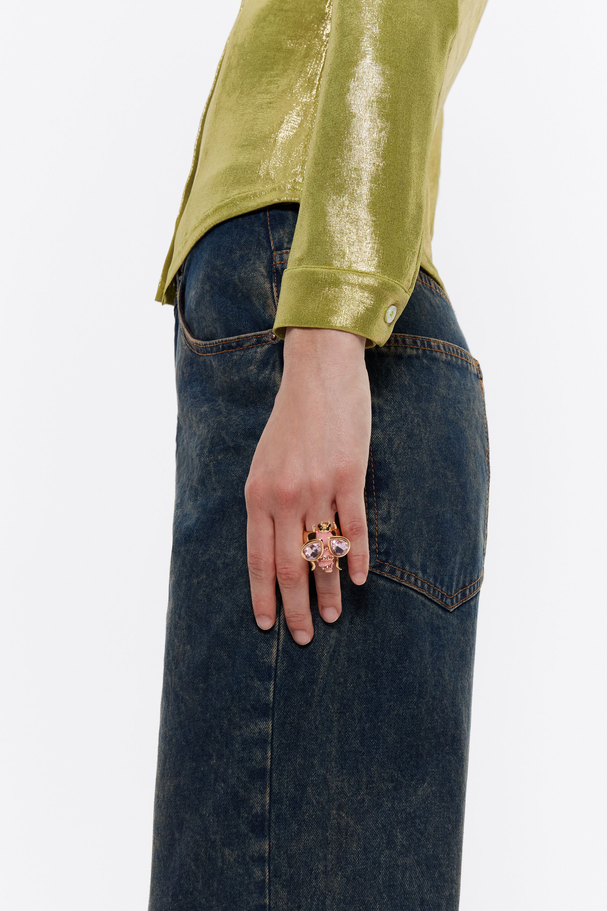 Pink bee ring with crystals