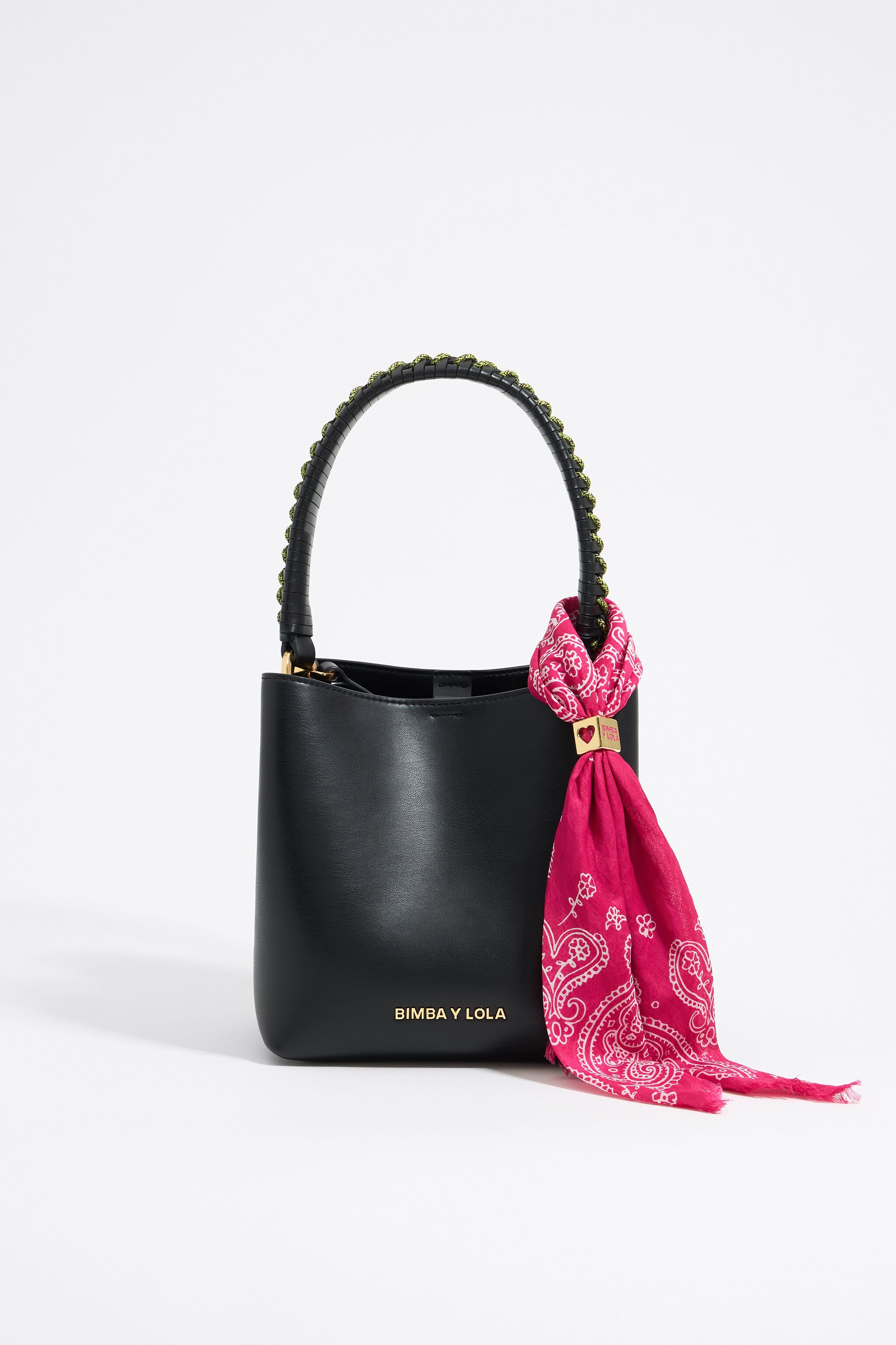 Charm bolso pa&ntilde;uelo rosa