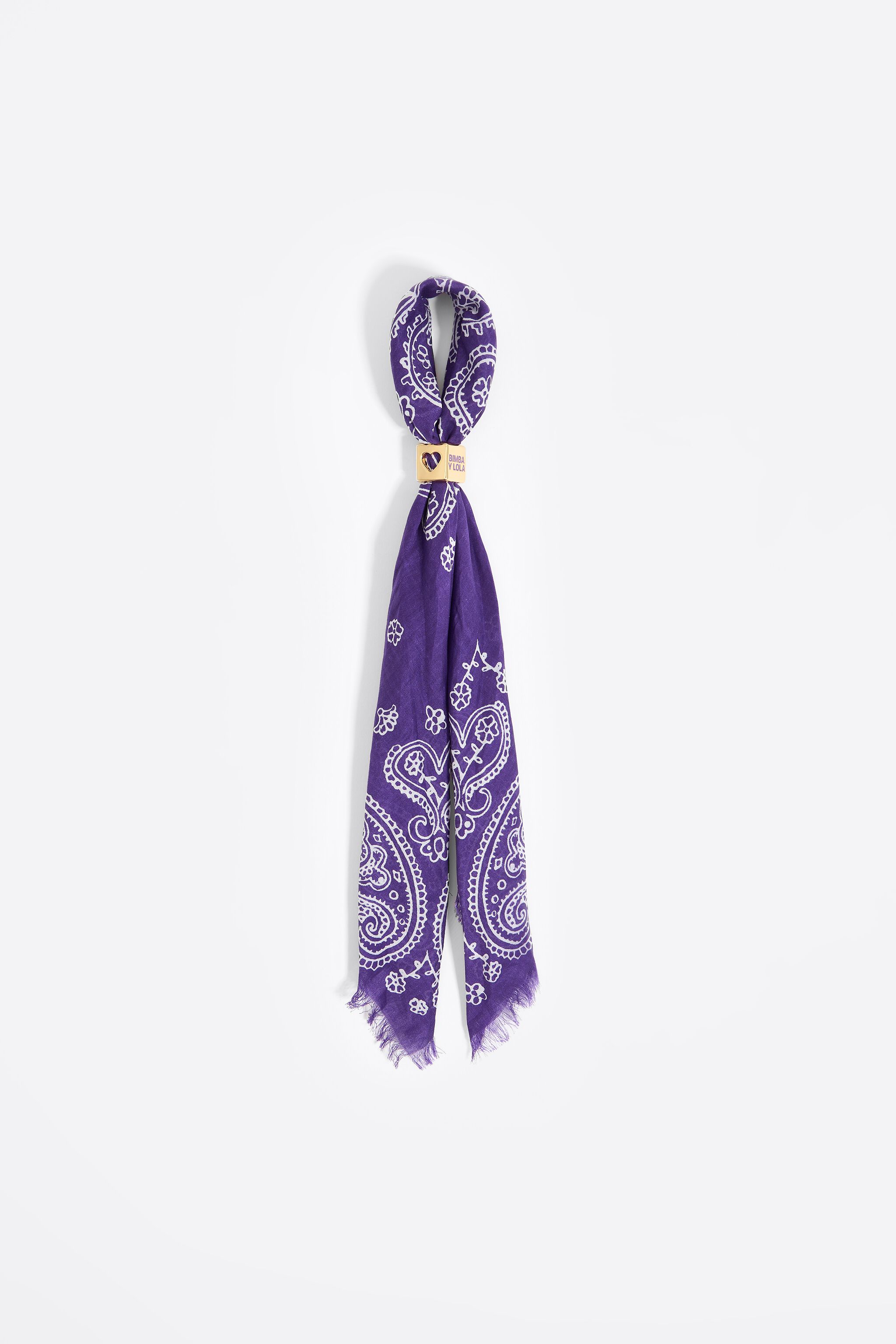 Charm bolso pa&ntilde;uelo morado