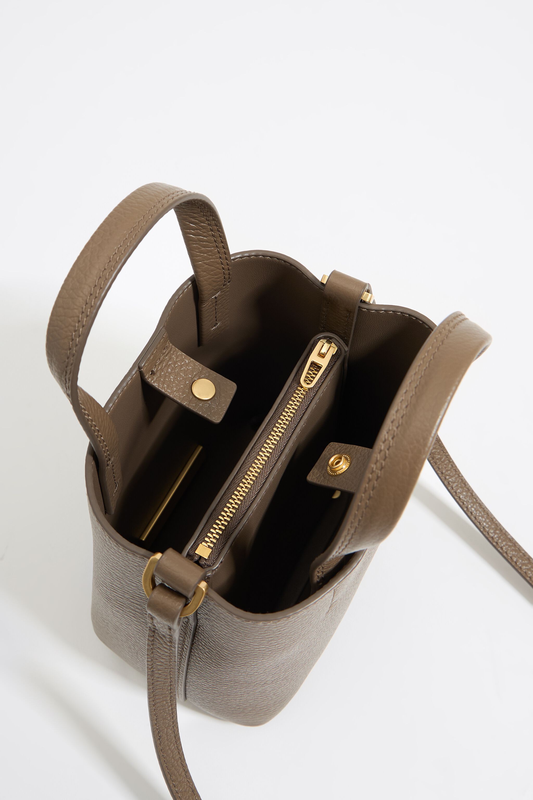 Mini dark taupe leather Chihuahua bag