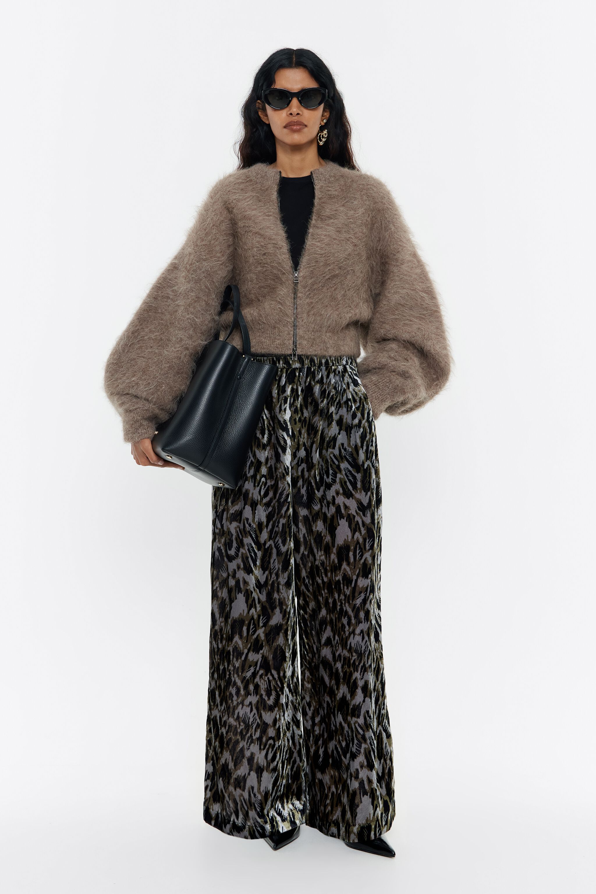 Khaki Plumancha velvet joggers