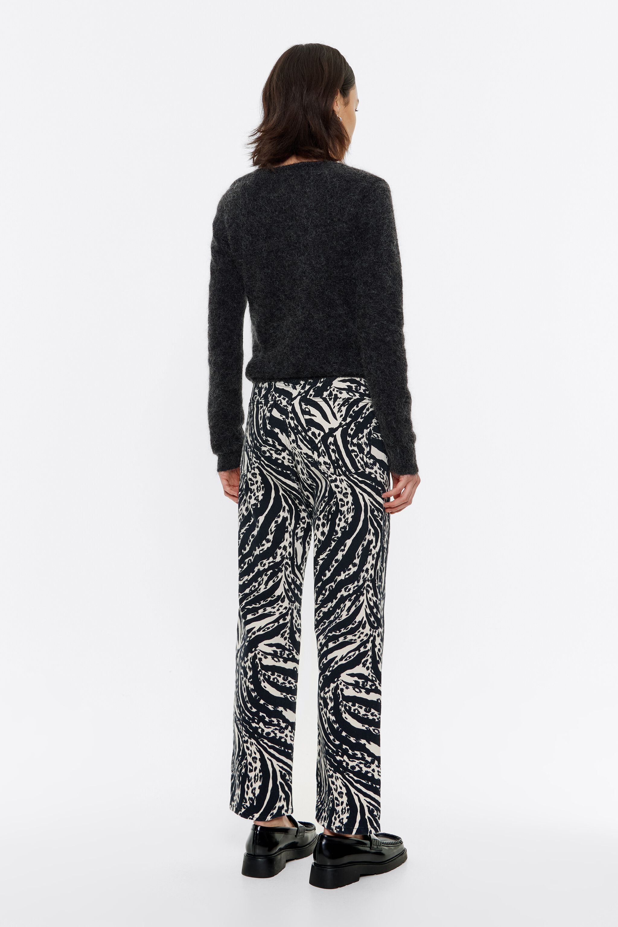 STRAIGHT CROPPED - Ivory Zebra high neck