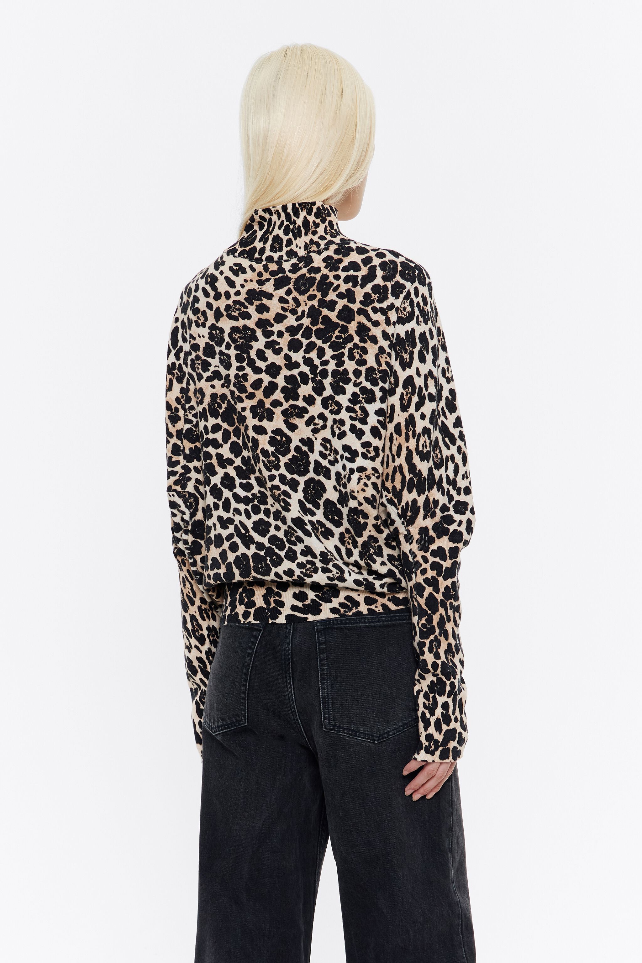 Beige Leopard sweater
