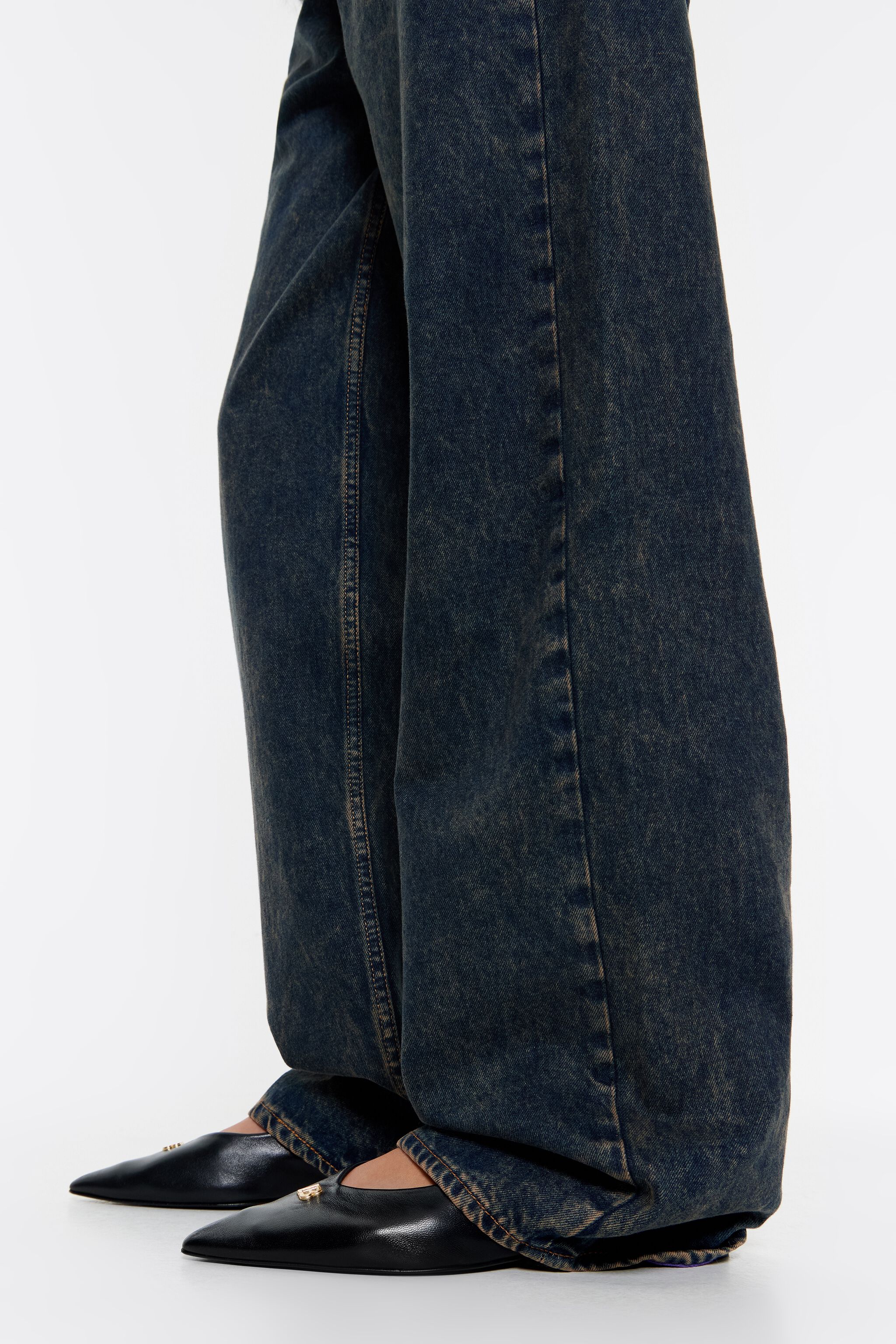 Black leather slingback ballerina