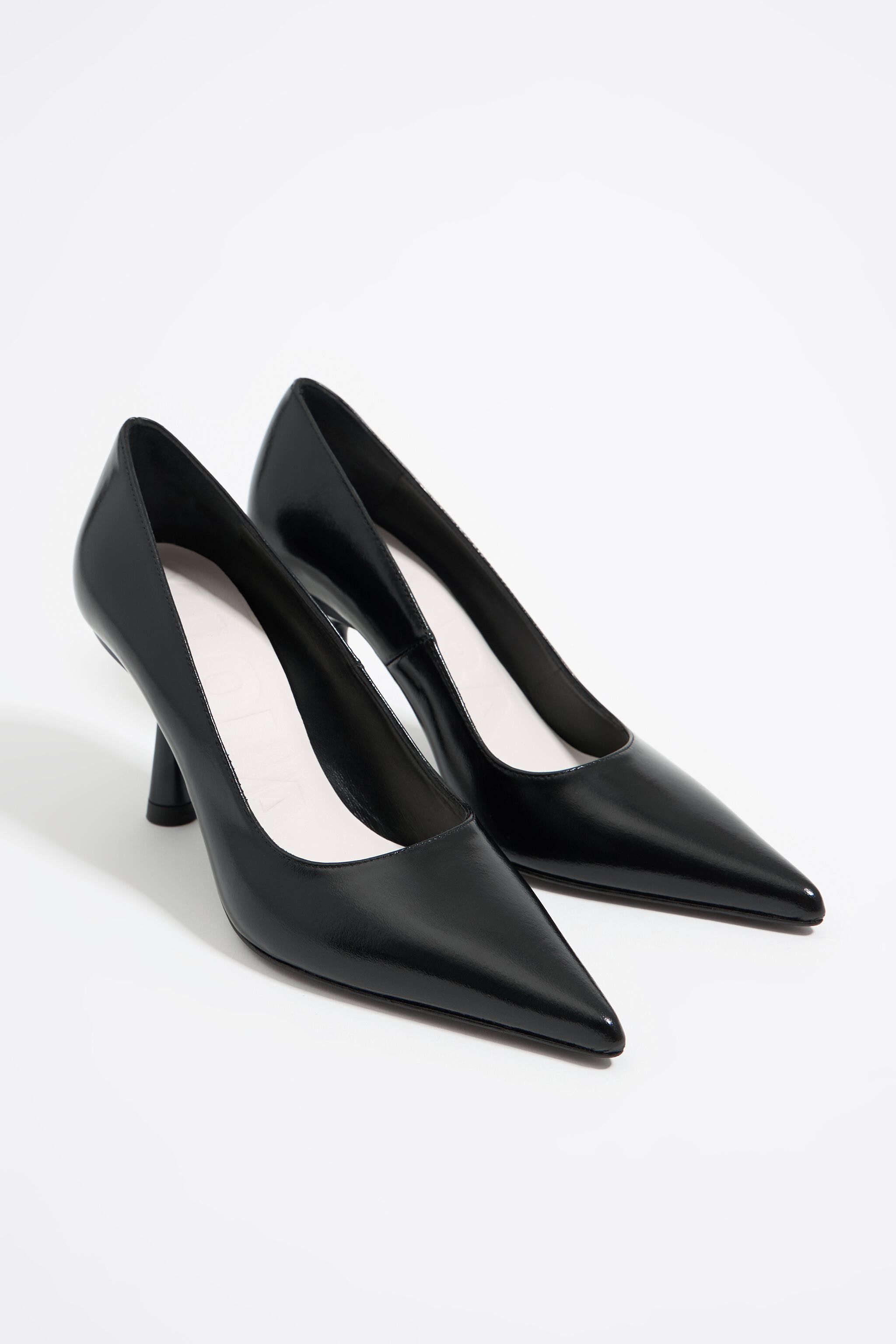 Black leather pump