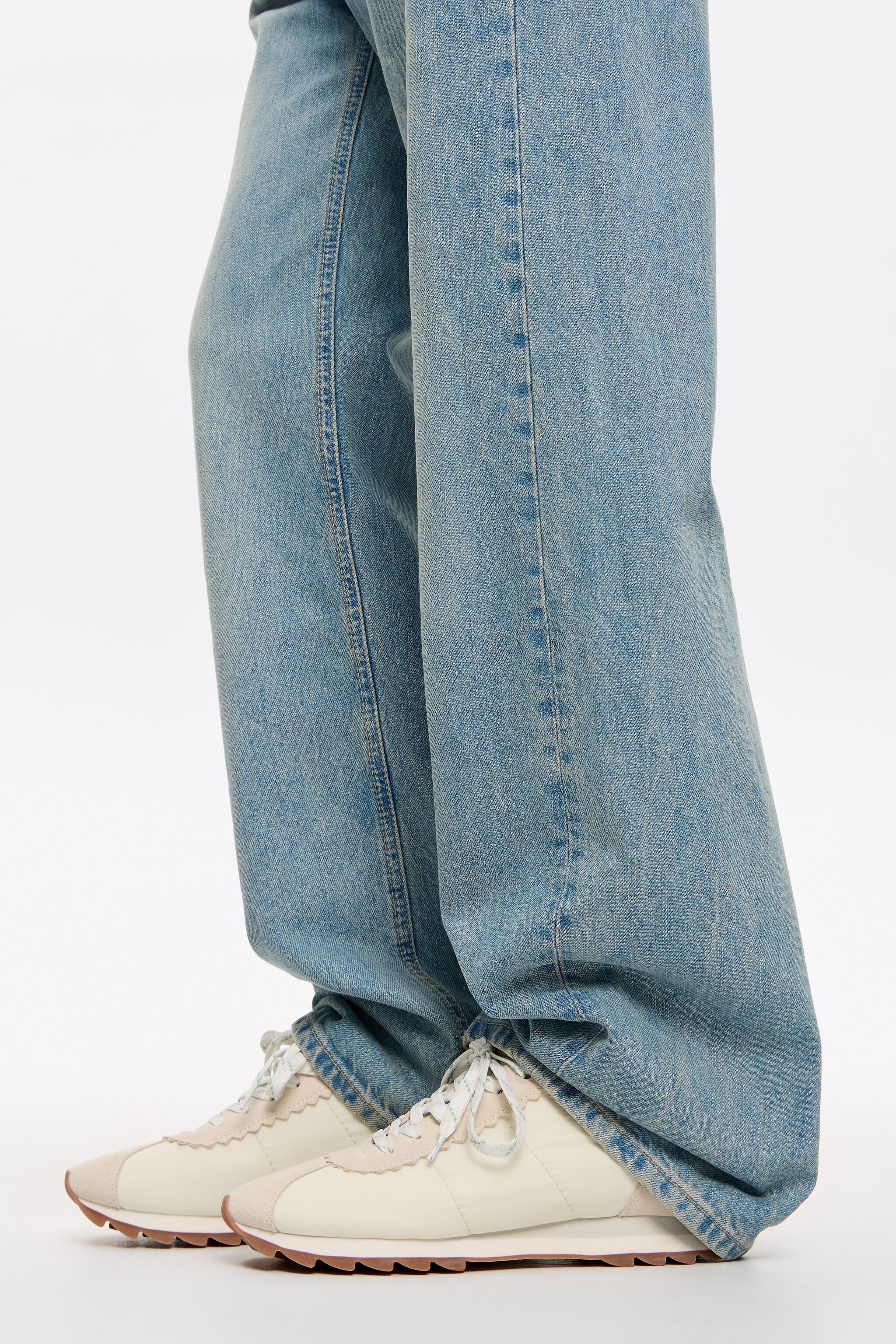 White 13 18 retro sneaker