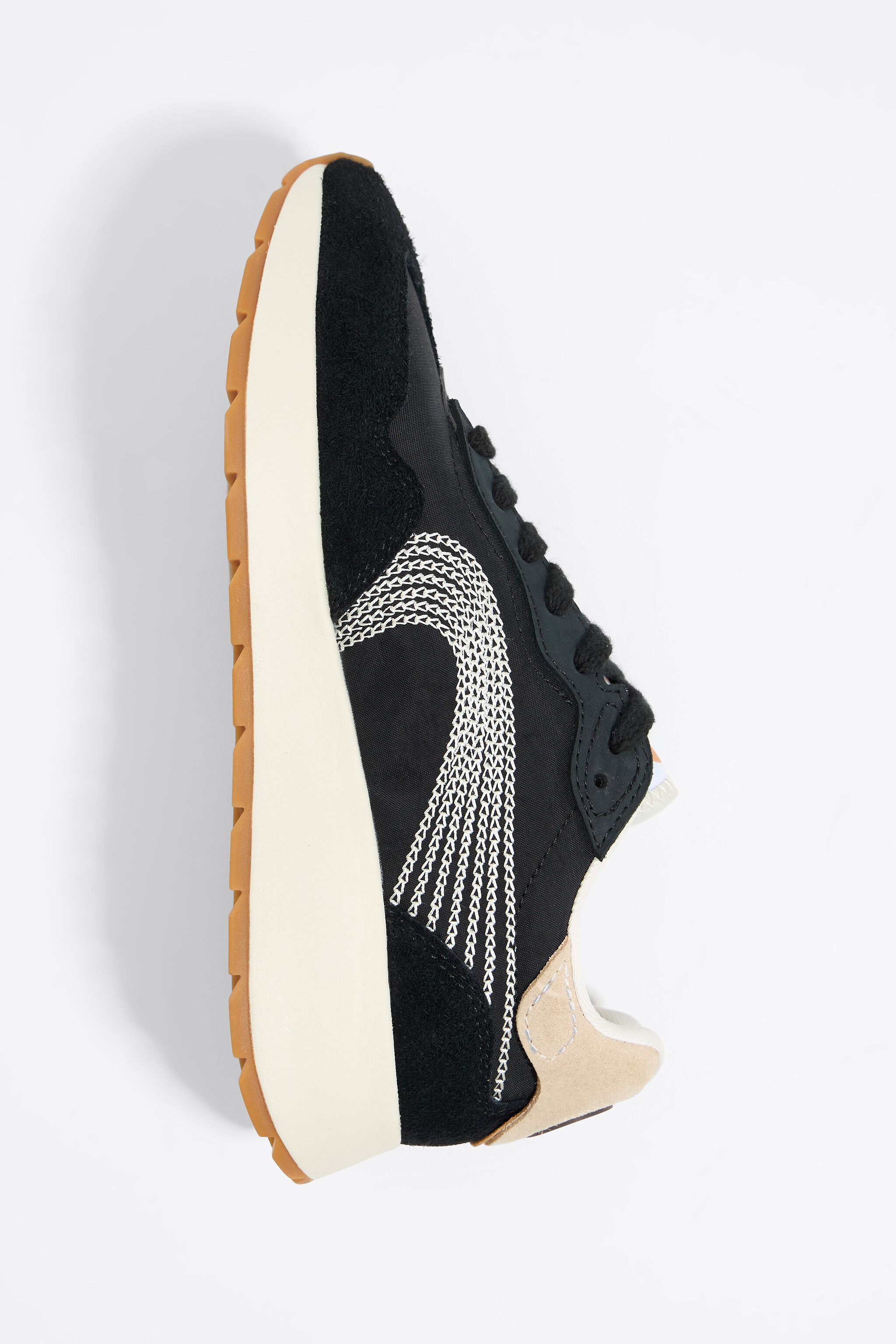 Black 13 22 lifestyle sneaker