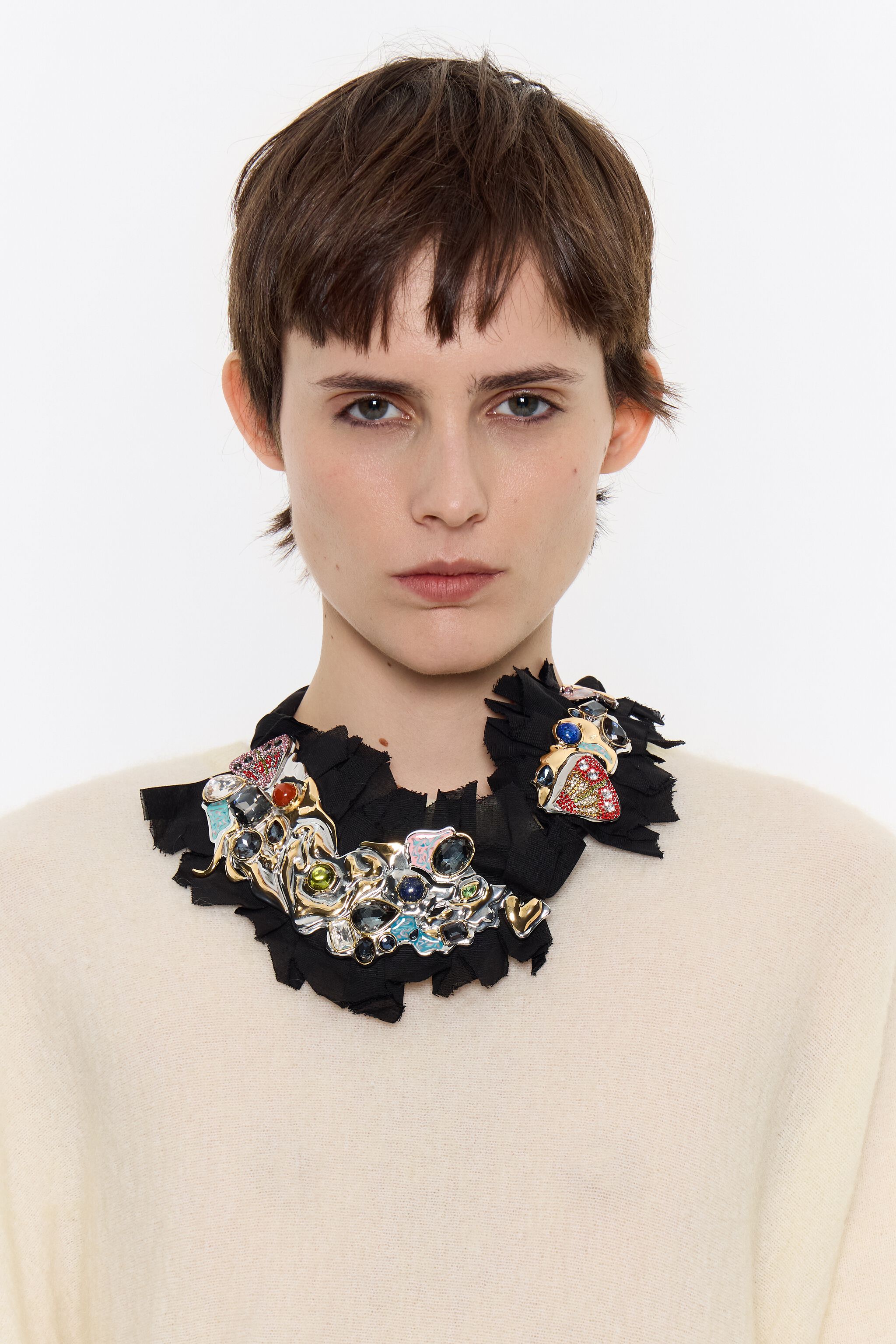 Textured silver and crystals necklace