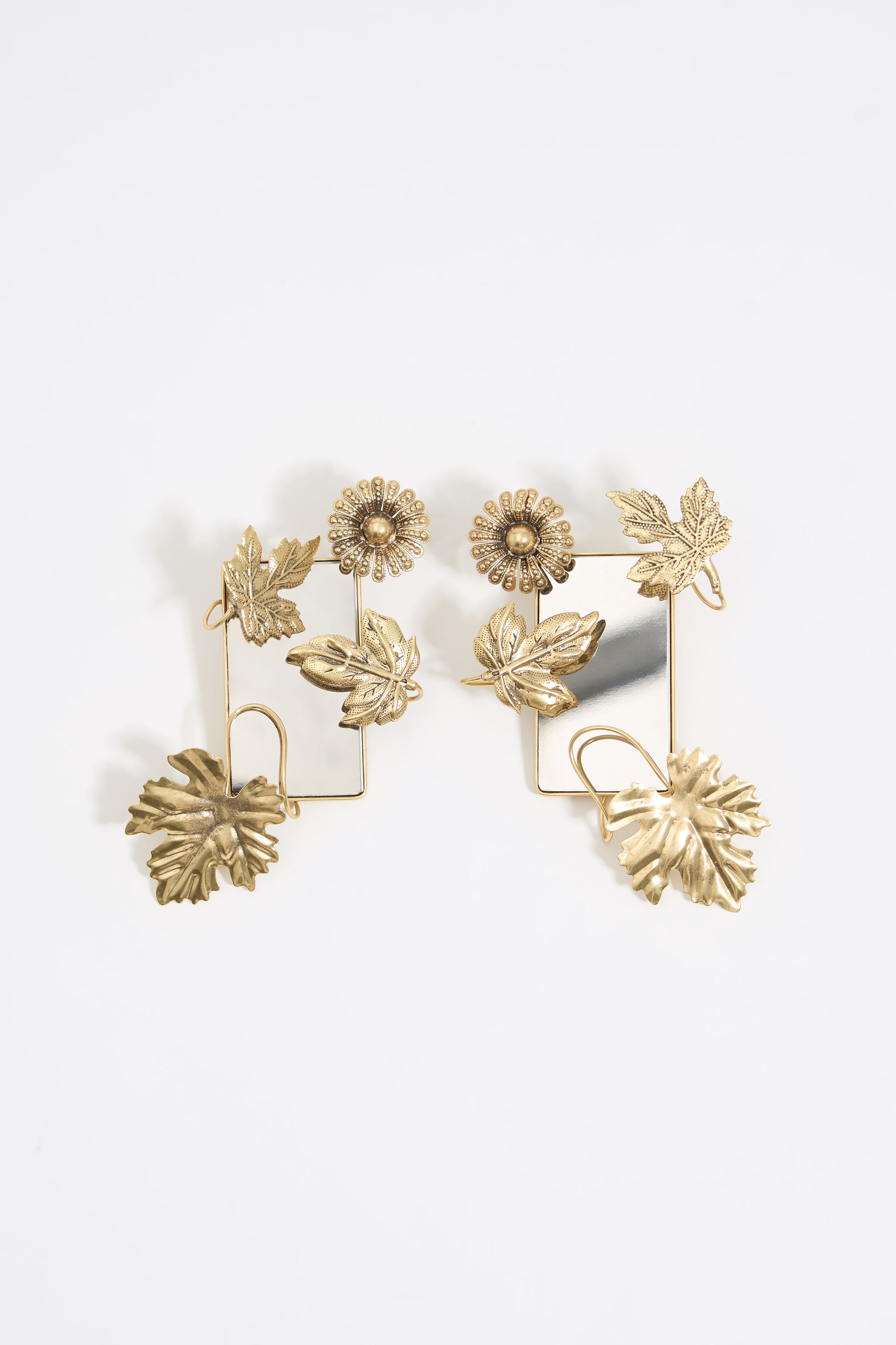Gold leaves and mirrors earrings