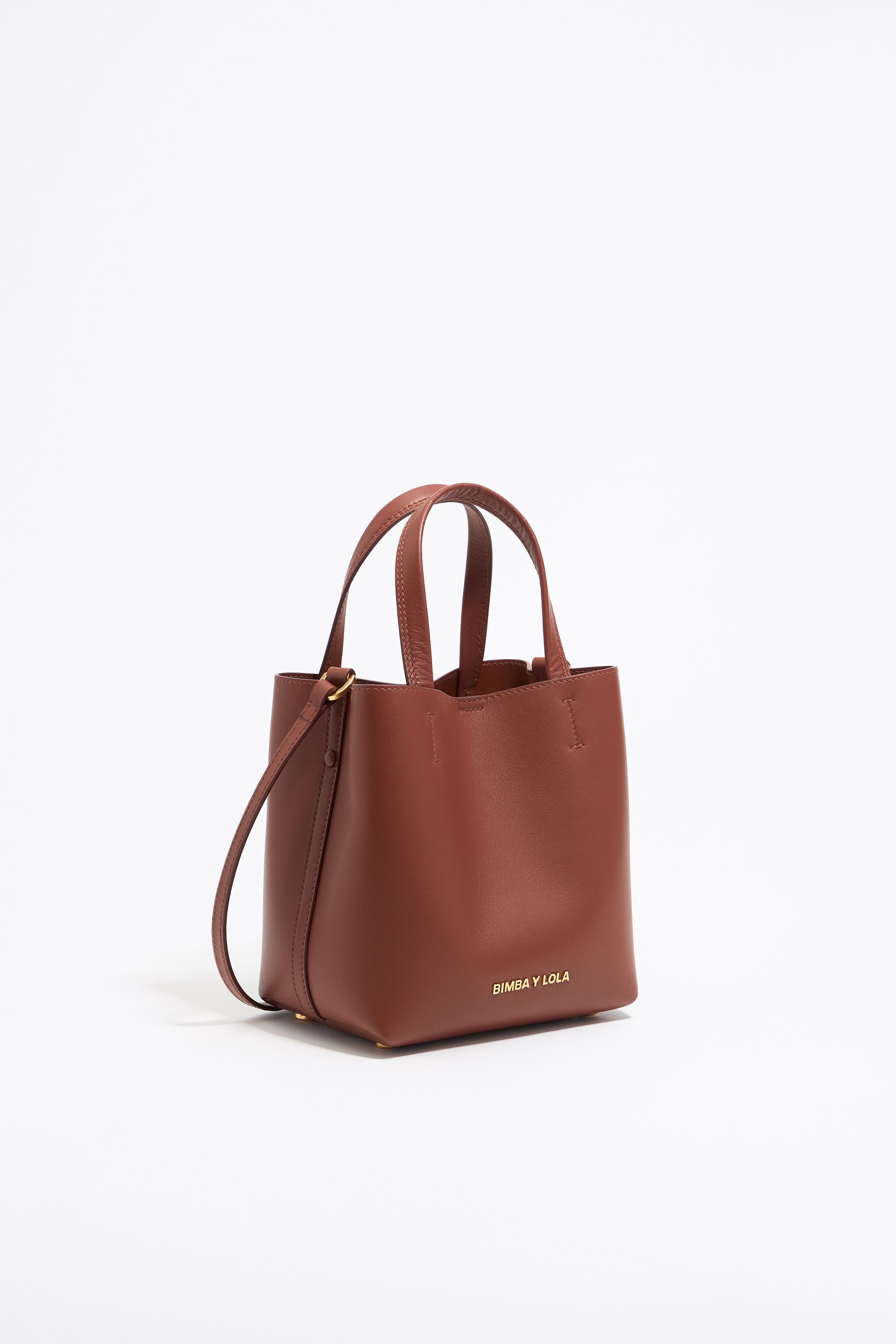 Small walnut leather Chihuahua bag