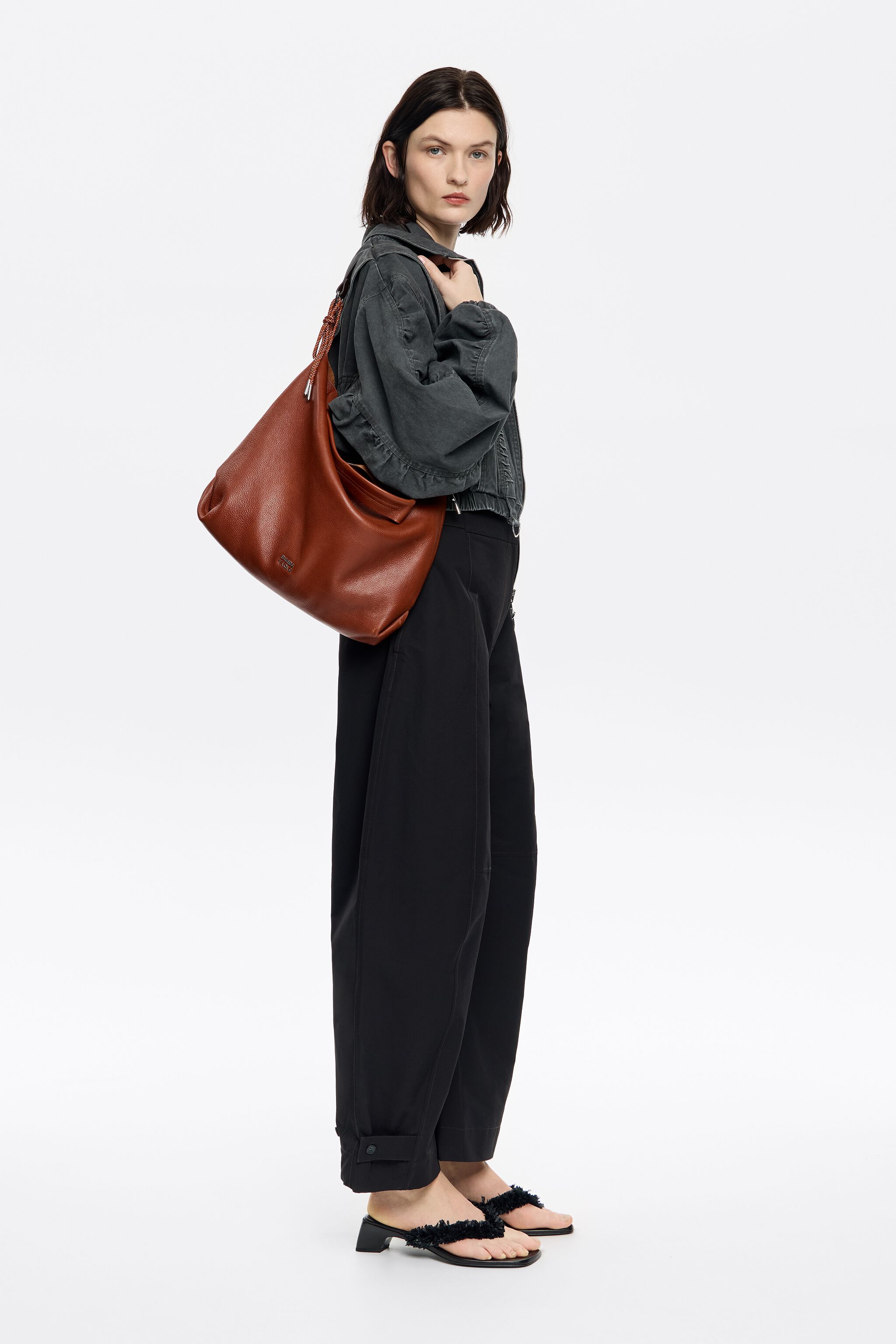 Large chestnut leather Paper bag