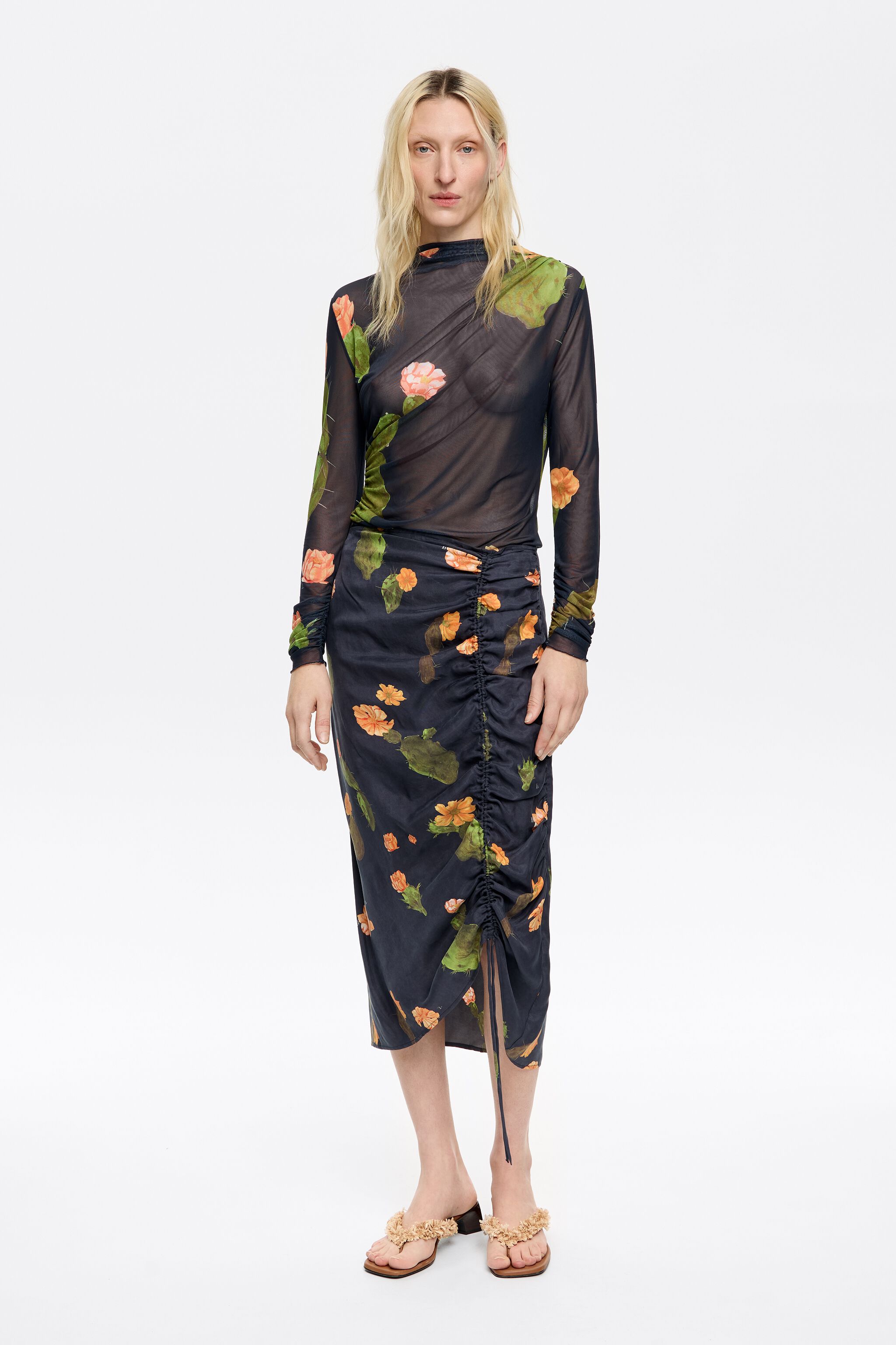 Black Cactus ruched skirt