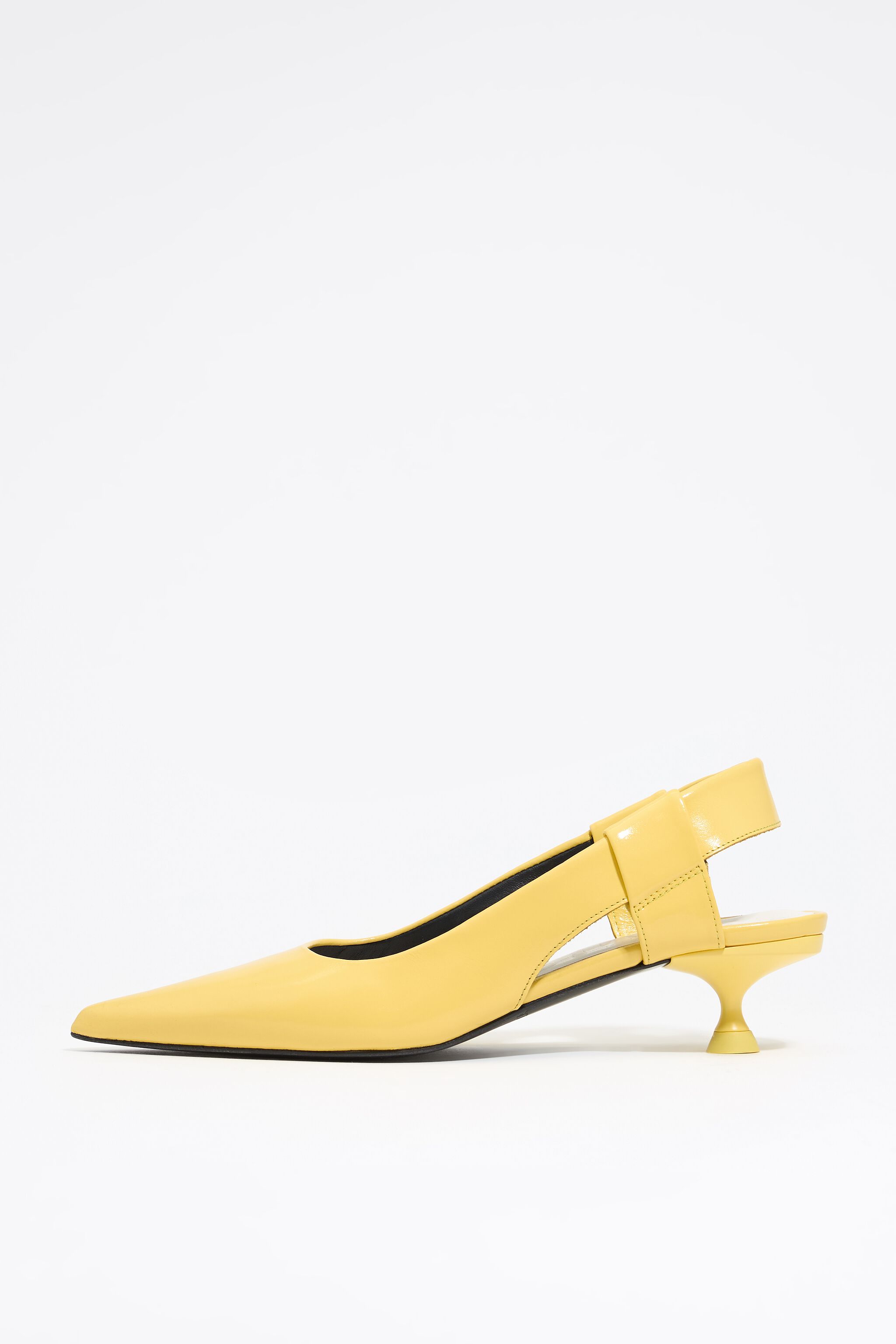 Yellow leather slingback court shoe