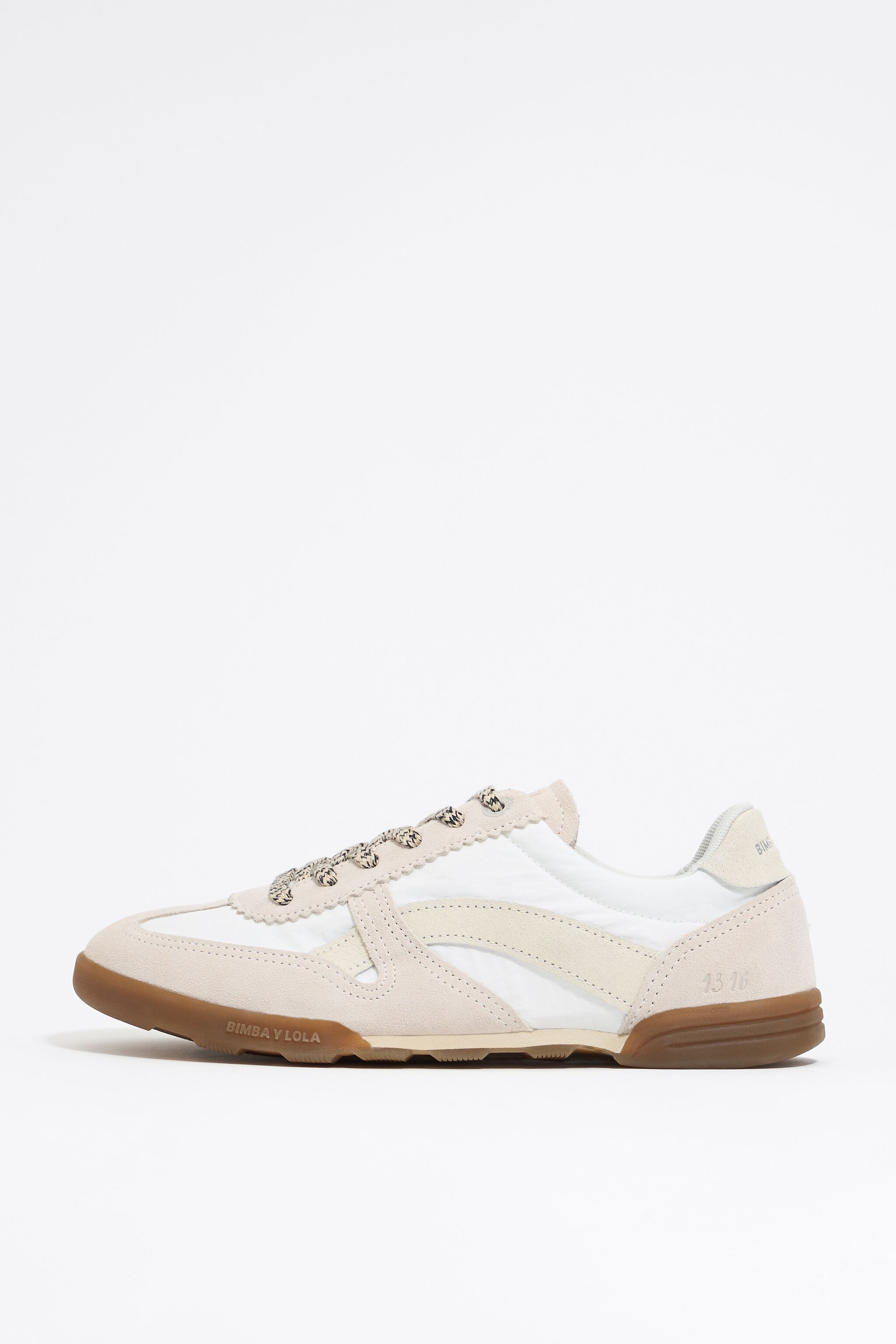 White 13 16 indoor sneaker