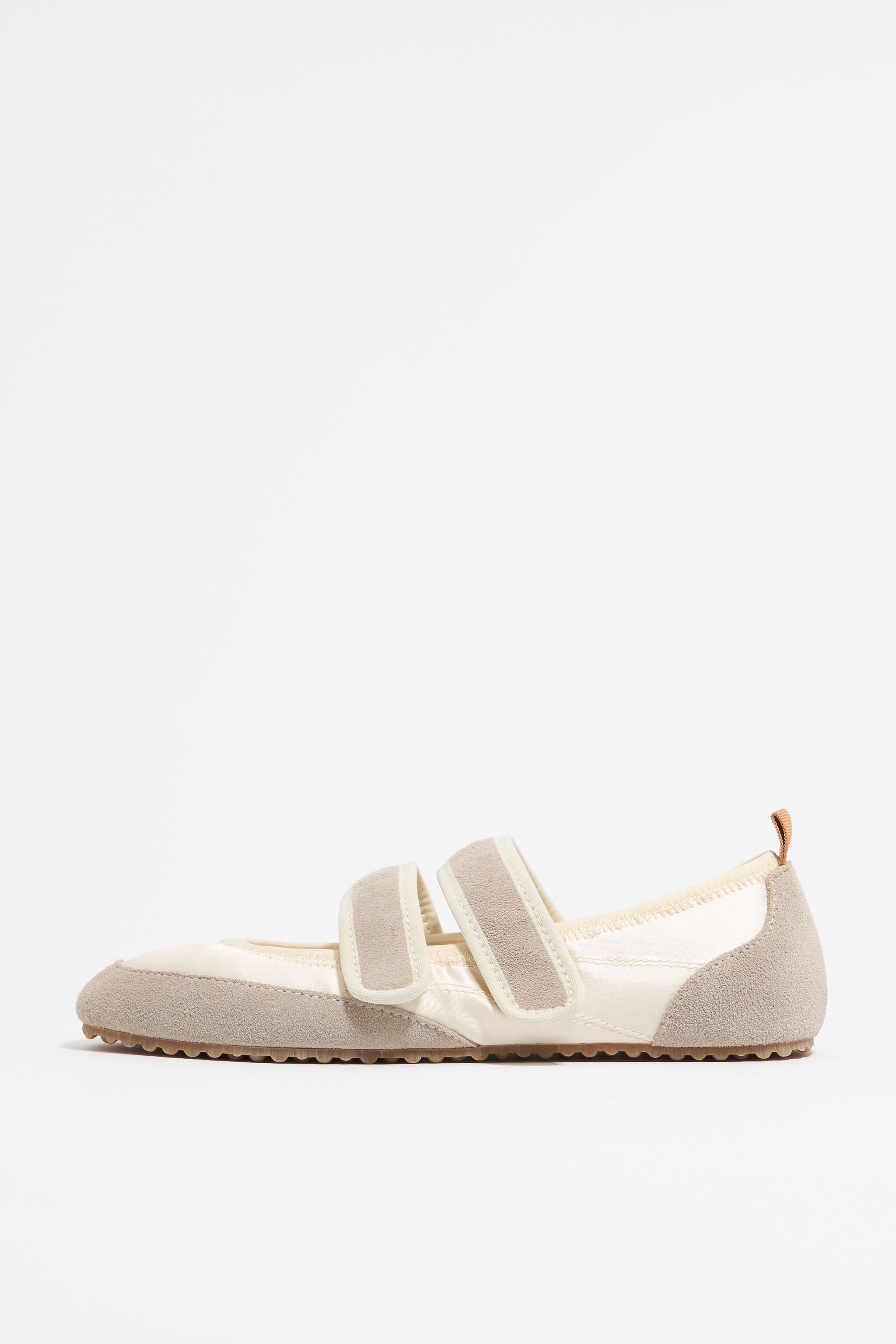 White sporty ballerina