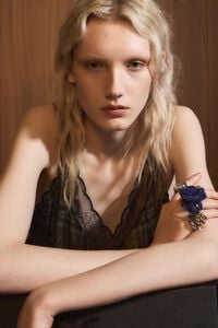 Anillo flor flocada azul