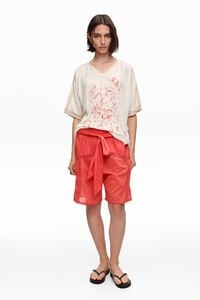 Coral cotton pleated Bermuda shorts with lace trim