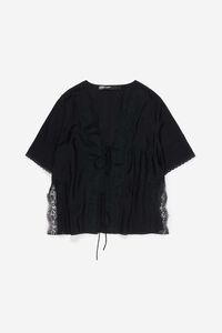 Camisa encajes con cordones negra