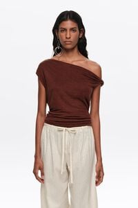 Top escote nudo lino marr&oacute;n
