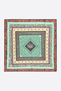 Pa&ntilde;uelo flores marcos conc&eacute;ntricos verde