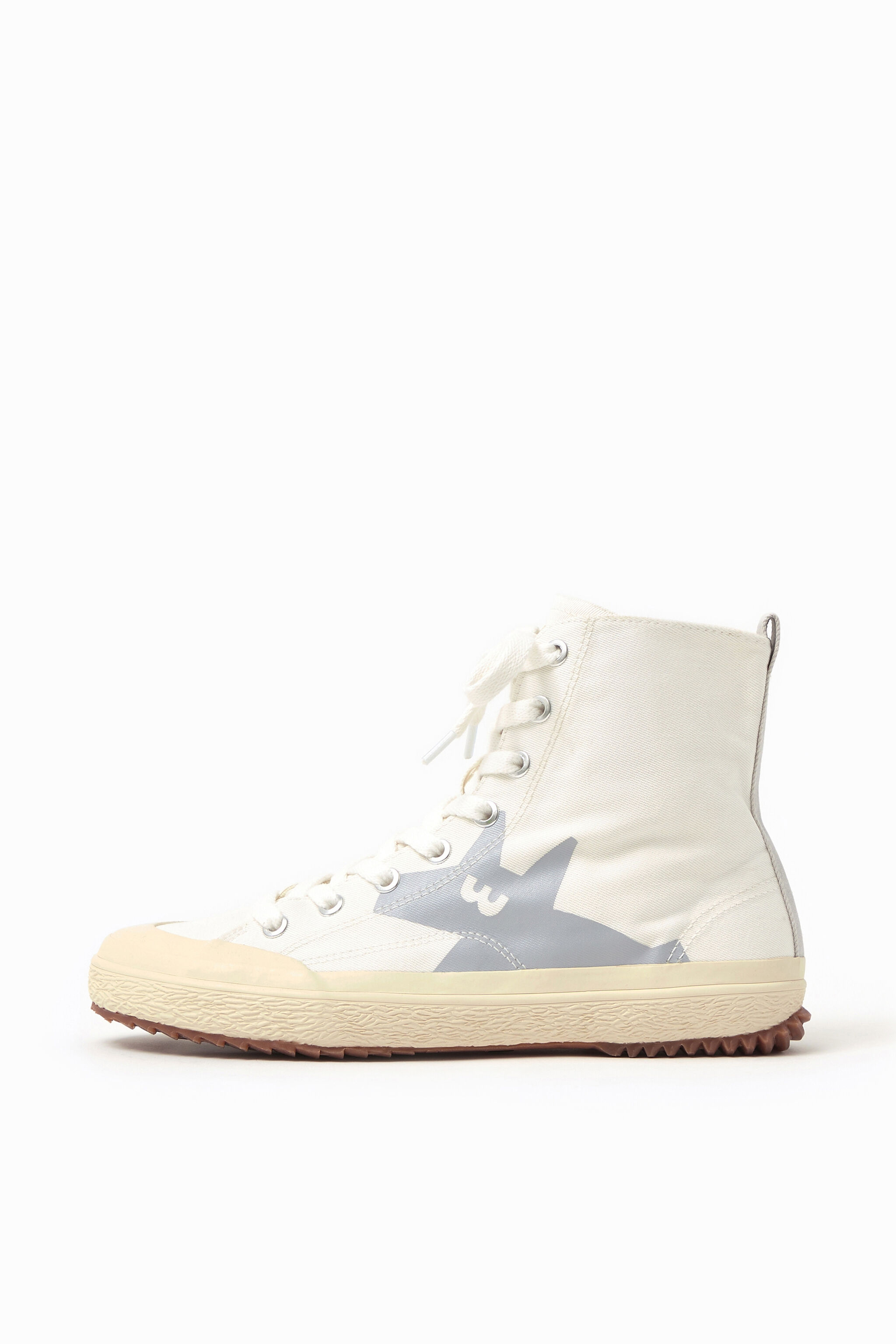 plain white canvas high tops