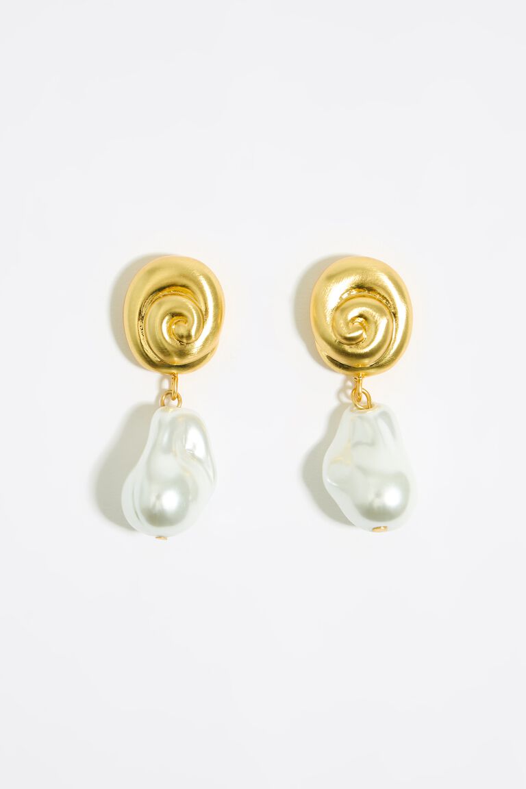 Ohrringe Meeresschnecken und Perle Mattgold 