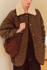 Abrigo oversize acolchado caqui