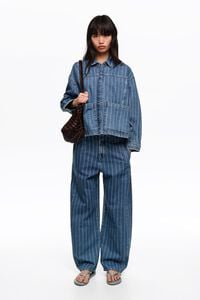 Cazadora l&iacute;nea A denim rayas azul lavado