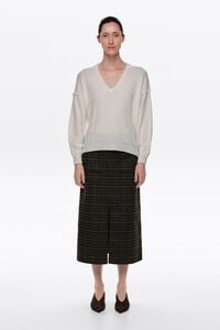 Ivory gray V-neck wool sweater