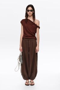 Pantal&oacute;n bombacho bordados marr&oacute;n