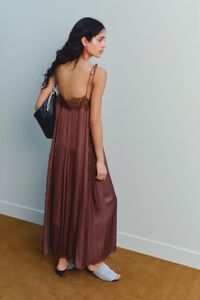 Brown lace fluid dress