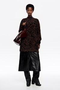 Jersey cuello alto pelo Leopard Big marr&oacute;n oscuro