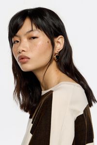 Black and gold hearts hoop earrings