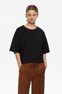 Camiseta punto roma pespuntes negra