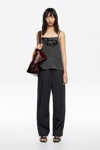 Pantal&oacute;n carrot pinzas gris oscuro
